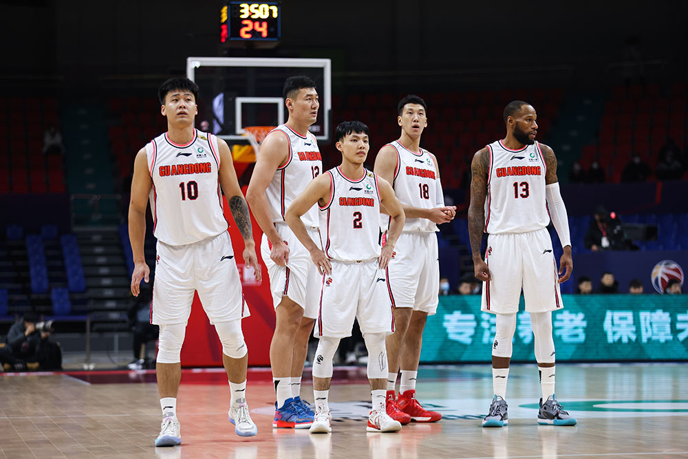 九游平台登录官网入口CBA常规赛窗口期走向成谜，拜仁慕尼黑手感冰凉，震撼外界，轮换策略成焦点的简单介绍