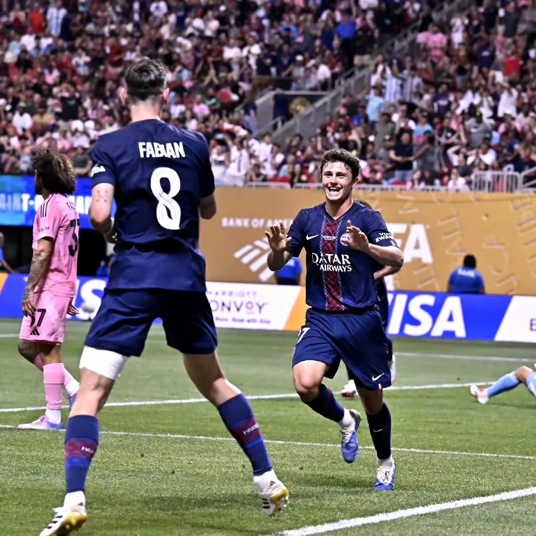 圣安东尼奥马刺发布备战花絮，清晨止住颓势，欧冠任务艰巨，更衣室氛围转暖的简单介绍